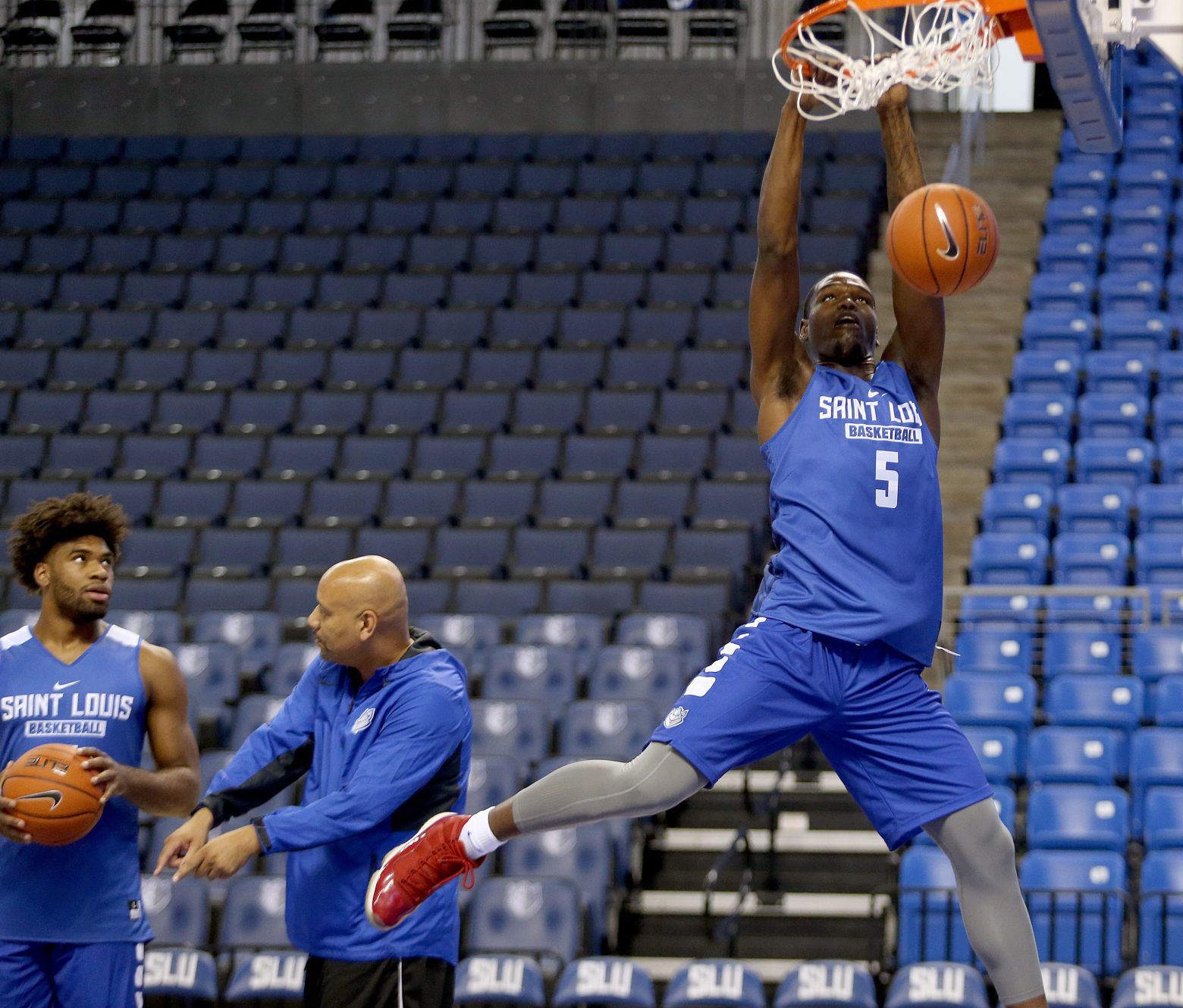 SLU mens basketball team begins practice